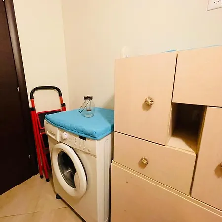 D & J Luxury House *