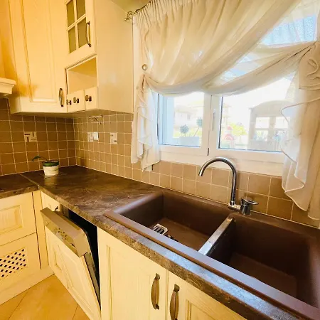 D & J Luxury House Prázdninový dům Nea Kallikrateia