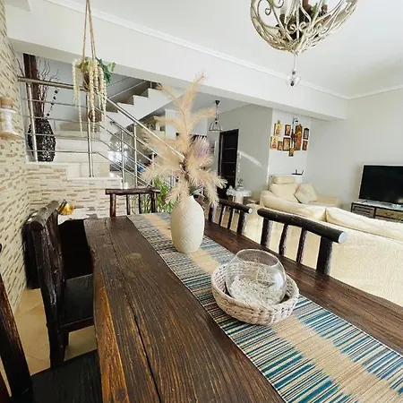 Prázdninový dům D & J Luxury House *
