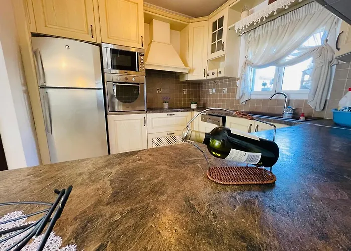 D & J Luxury House